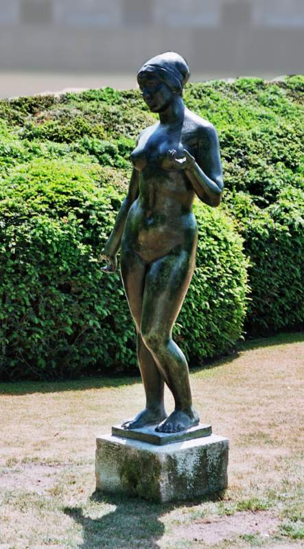 Une sculpture de Maillol.